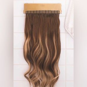 Luxy Hair Extension Holder.